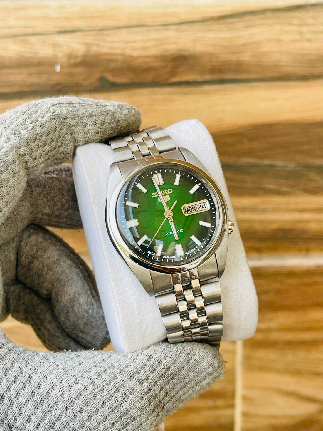 Seiko 5 Men's Green Dome Glass Dial Automatic Japan Watch