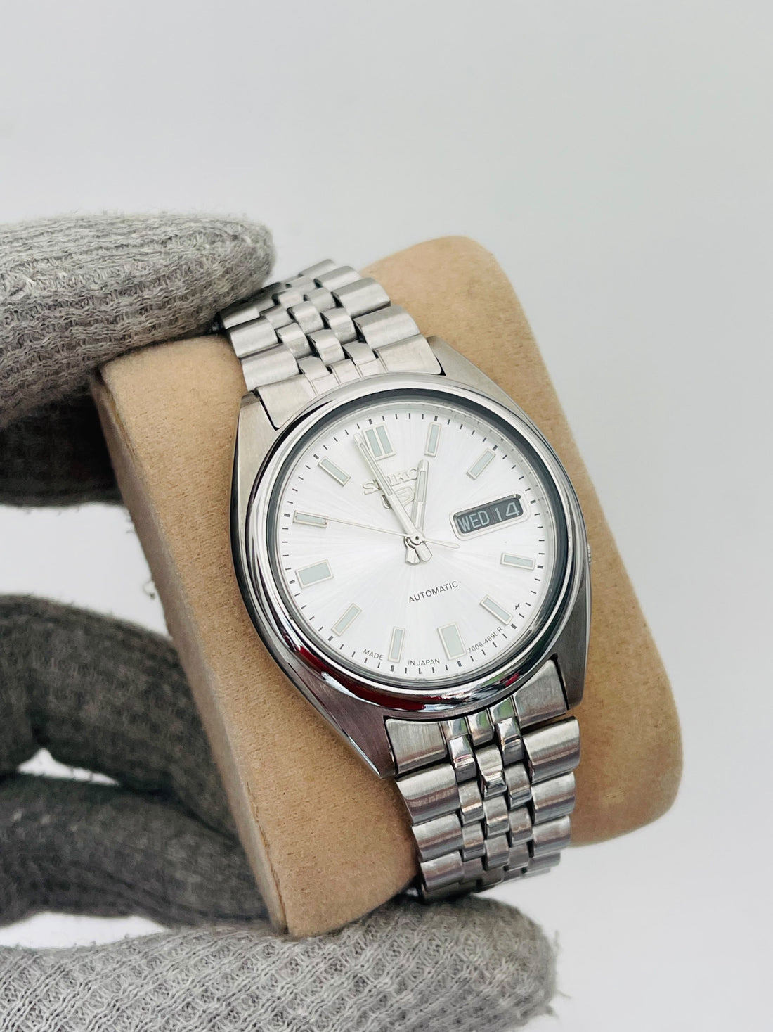 Seiko 5 Men's White Dial Automatic Japan Watch