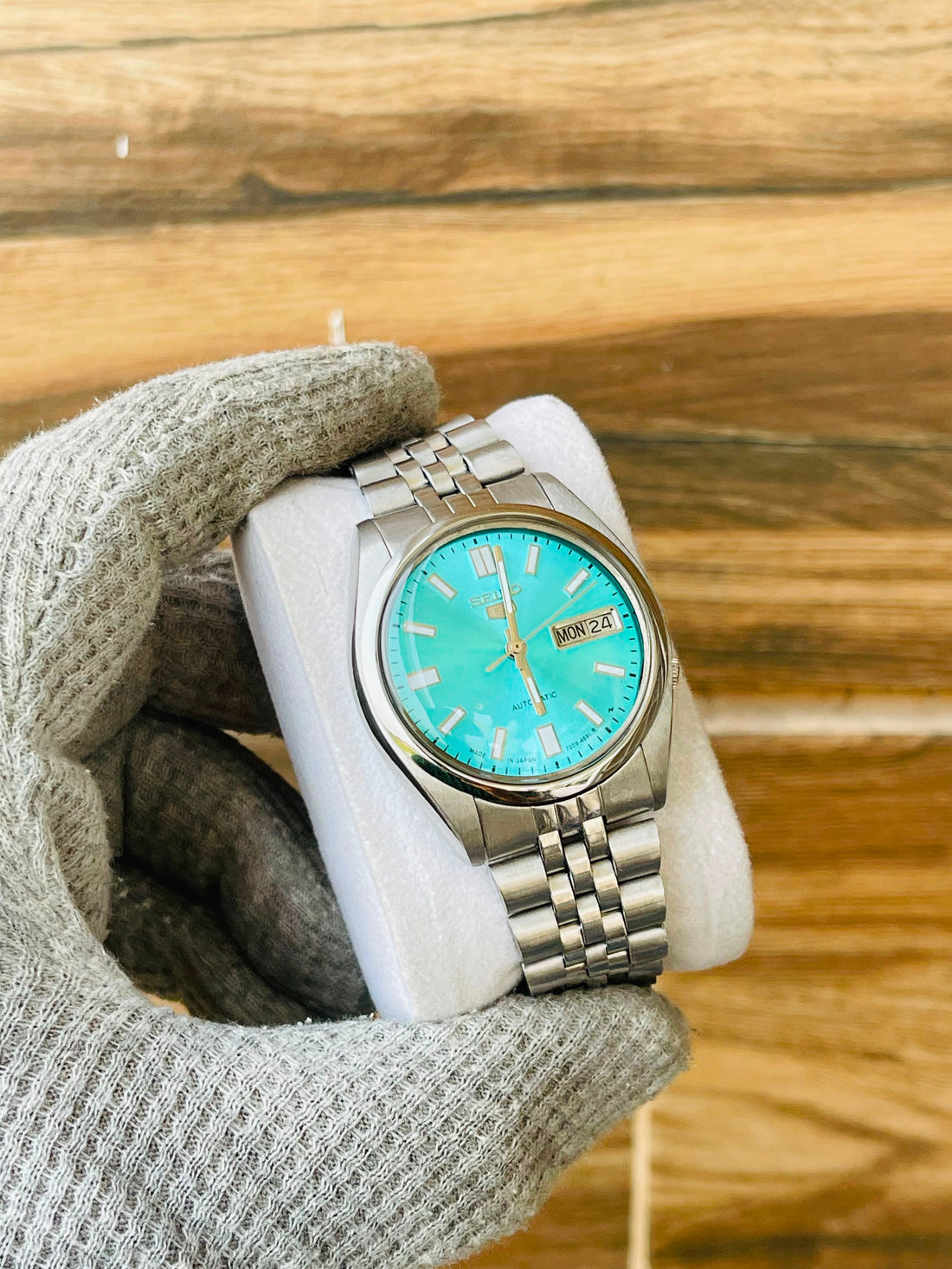 Seiko 5 Men's Tiffany Dome Glass Dial Automatic Japan Watch