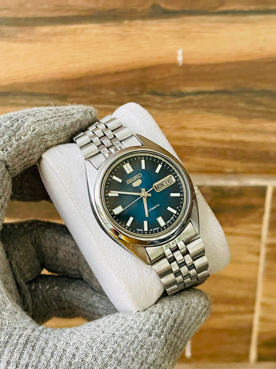 SEIKO 5 Men's Blue Dial Automatic Japan watch