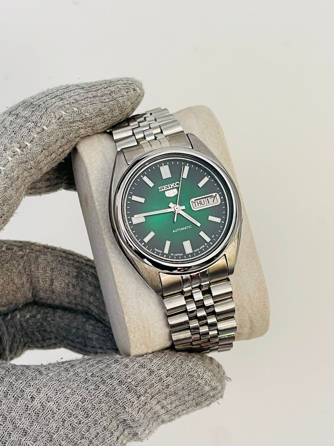 Seiko 5 Men's Green Dial Automatic Japan Watch